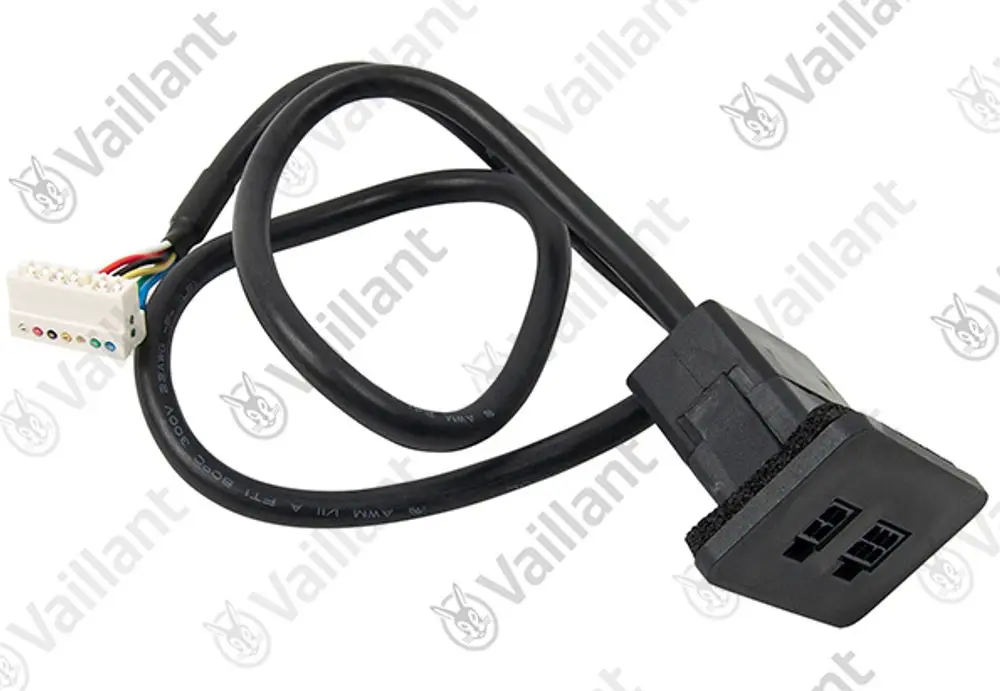 Vaillant Anschlussstück mit Kabel und Stecker, bestehend aus mehreren bunten Drähten, die in einen weißen Mehrfachstecker und einen schwarzen Stecker übergehen.
